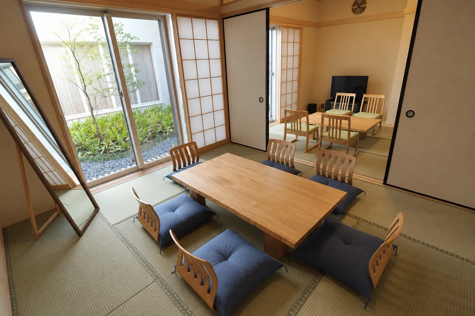 厚木市斎場 式場ごとにある遺族控室。座卓のある和室(イメージ)